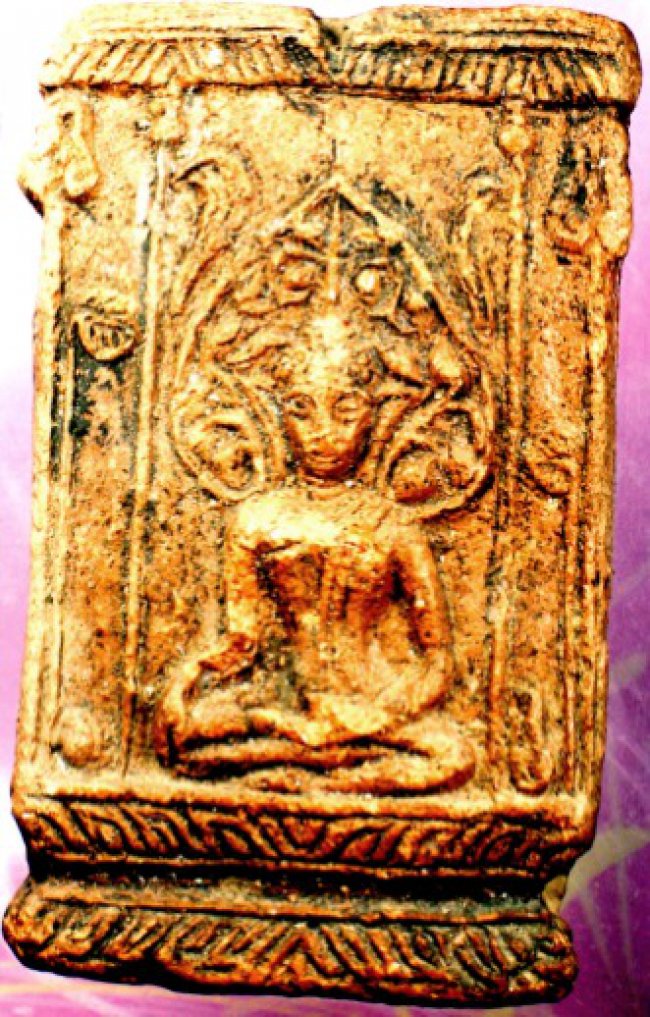 พระปรกโพธิ์เชียงแสน ซุ้มปราสาทเหลี่ยม ฉัตรคู่ กรุเชียงแสน พระปรกโพธิ์เชียงแสน ซุ้มปราสาทเหลี่ยม ฉัตรคู่ กรุเชียงแสน