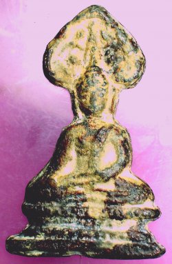 พระปรกโพธิ์ กรุเชียงแสน ตะกั่วสนิมแดง